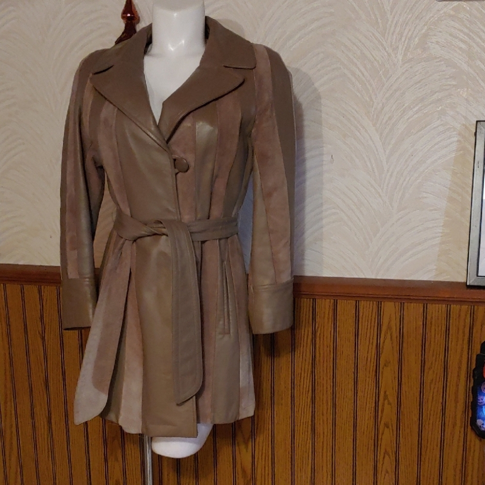 Elegant Tan Leather/Suede Women's Coat